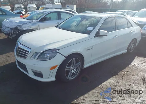 2010 Mercedes-Benz E 63 Amg z USA, uszkodzony, nr VIN WDDHF7HB0AA095578